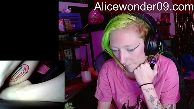 Snapshot of alicewonder09 chatting on March 21, 2026, 6:25 am alicewonder09 online show from March 21, 2026, 6:25 am