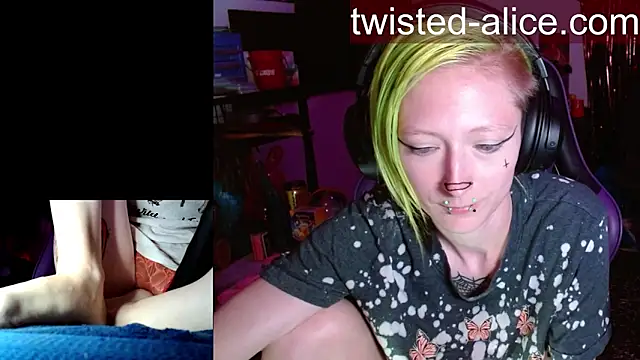 alicewonder09 online show from May 31, 2026, 3:12 am