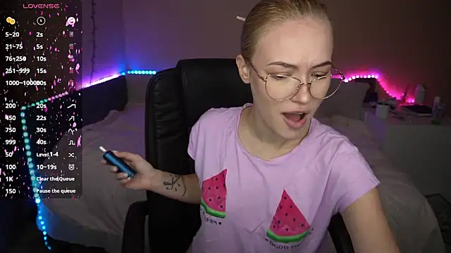 AmandaFiree online show from October 3, 2025, 4:47 am