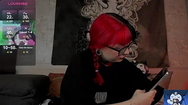 t0riayun0 online show from November 18, 2025, 7:39 pm