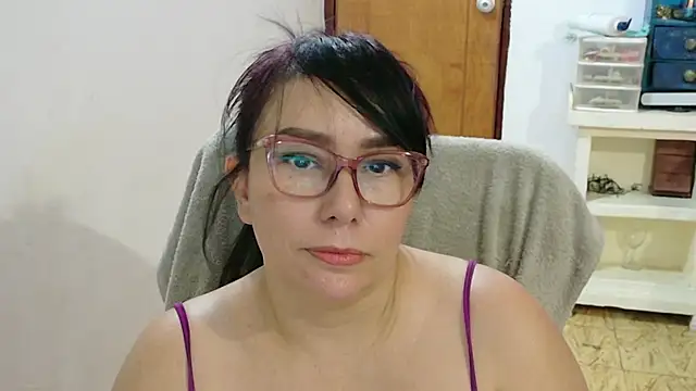 hottplay online show from October 19, 2025, 7:05 pm