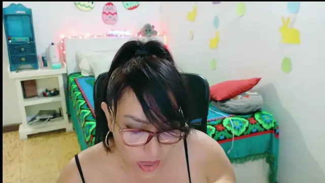 hottplay online show from April 7, 2026, 5:37 pm