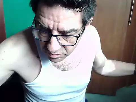 FernandoReuterG online show from October 12, 2025, 3:24 pm