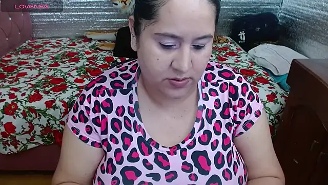 EMILY-NESSA online show from September 12, 2025, 2:50 pm