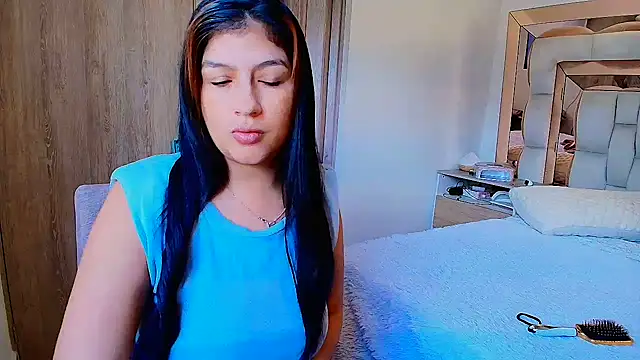 sara2520 online show from October 6, 2025, 7:25 pm