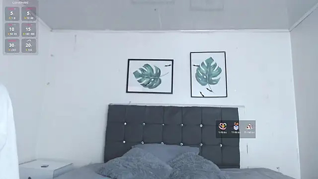 selena yourmilf online show from February 16, 2026, 4:38 pm