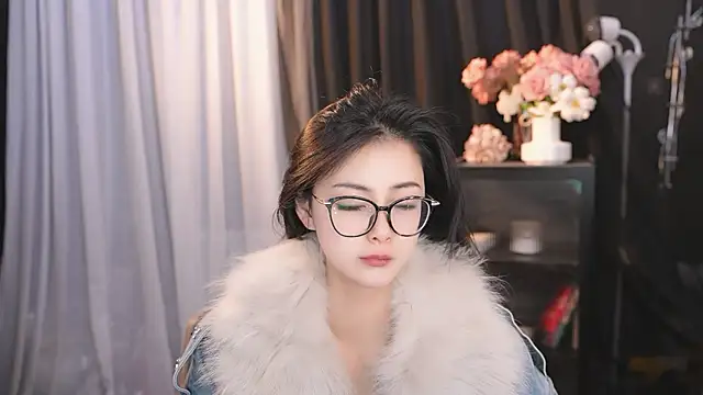 Snapshot of Ocean--Lili chatting on March 20, 2025, 2:32 pm Ocean--Lili online show from March 20, 2025, 2:32 pm