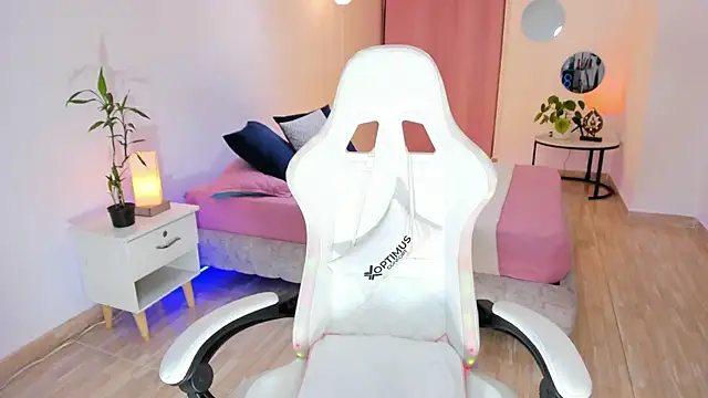 Snapshot of carleee_winter chatting on March 20, 2026, 3:07 am carleee winter online show from March 20, 2026, 3:07 am