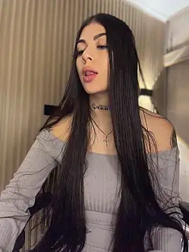 Sarasanders 4 online show from April 14, 2026, 2:27 am