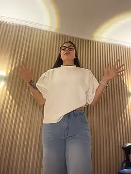 Snapshot of Sarasanders_4 chatting on February 23, 2026, 4:47 am Sarasanders 4 online show from February 23, 2026, 4:47 am