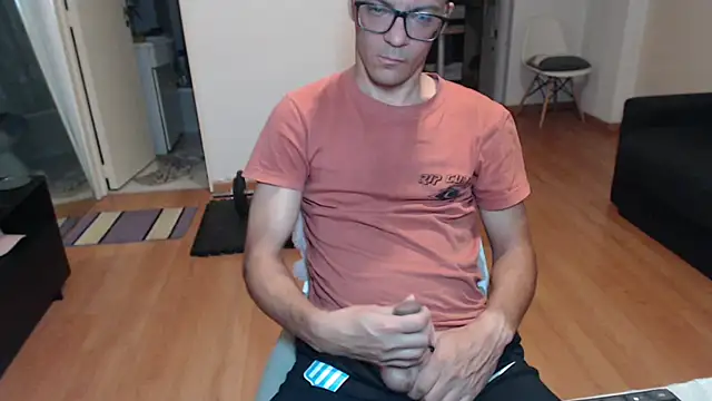 guachin hunk online show from May 19, 2026, 3:57 am