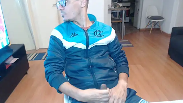 Snapshot of guachin_hunk chatting on June 16, 2026, 11:05 pm guachin hunk online show from June 16, 2026, 11:05 pm