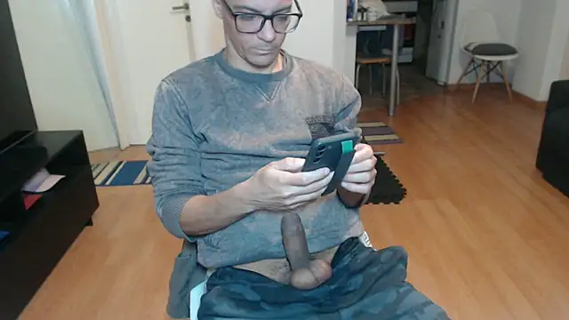 Snapshot of guachin_hunk chatting on June 25, 2026, 5:05 am guachin hunk online show from June 25, 2026, 5:05 am
