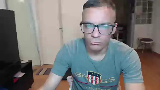guachin hunk online show from May 14, 2026, 3:25 am
