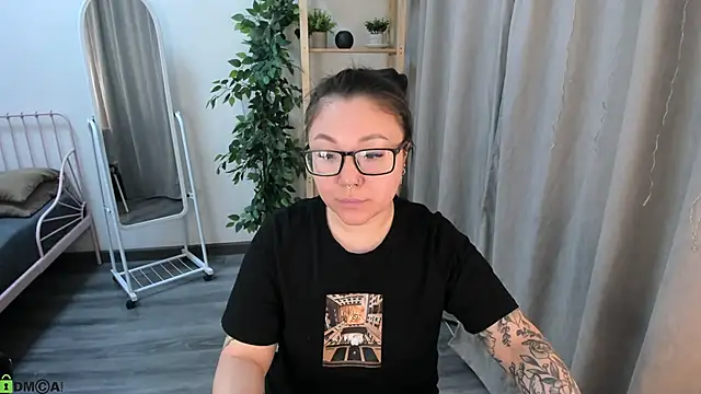 Snapshot of gentle_muse chatting on April 13, 2026, 12:03 am gentle muse online show from April 13, 2026, 12:03 am