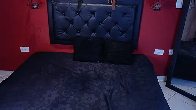 Snapshot of poisonrougex chatting on February 16, 2026, 3:32 pm poisonrougex online show from February 16, 2026, 3:32 pm