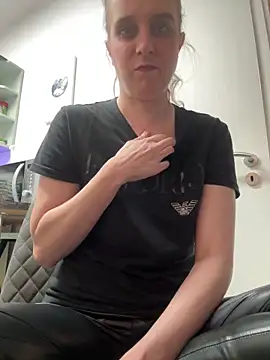 Snapshot of LadyChantale chatting on March 31, 2026, 5:31 am LadyChantale online show from March 31, 2026, 5:31 am