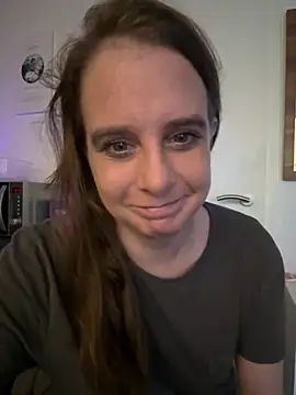 Snapshot of LadyChantale chatting on April 6, 2026, 6:25 am LadyChantale online show from April 6, 2026, 6:25 am