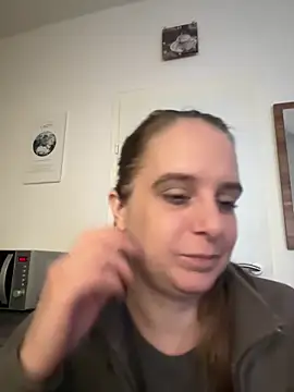 Snapshot of LadyChantale chatting on April 9, 2026, 5:42 am LadyChantale online show from April 9, 2026, 5:42 am