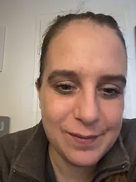 Snapshot of LadyChantale chatting on April 9, 2026, 6:19 am LadyChantale online show from April 9, 2026, 6:19 am