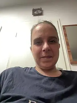 Snapshot of LadyChantale chatting on April 14, 2026, 5:23 am LadyChantale online show from April 14, 2026, 5:23 am