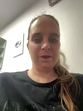 Snapshot of LadyChantale chatting on April 2, 2026, 7:04 am LadyChantale online show from April 2, 2026, 7:04 am