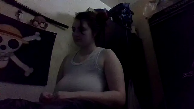 Snapshot of Snowbunnycake_131 chatting on December 31, 2024, 8:37 am Snowbunnycake 131 online show from December 31, 2024, 8:37 am