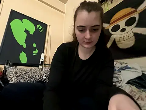 Snapshot of Snowbunnycake_131 chatting on September 9, 2025, 3:38 am Snowbunnycake 131 online show from September 9, 2025, 3:38 am