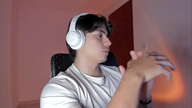 Giordano Russo online show from October 28, 2025, 4:13 am