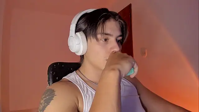 Giordano Russo online show from December 1, 2025, 2:01 am