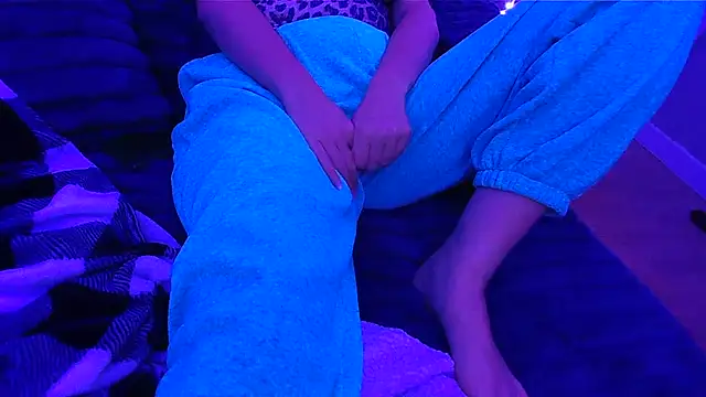 Snapshot of DavidandAva chatting on November 11, 2025, 4:51 am DavidandAva online show from November 11, 2025, 4:51 am