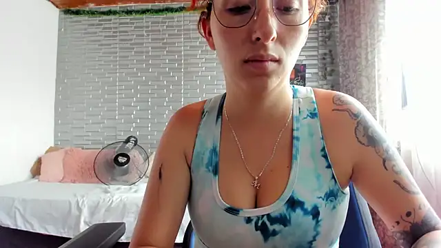 Ginger Sweetty online show from April 10, 2026, 7:10 pm