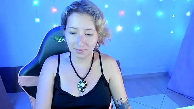 Snapshot of Ginger_Sweetty chatting on December 15, 2024, 12:51 am Ginger Sweetty online show from December 15, 2024, 12:51 am