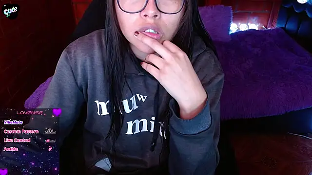 MidoriQuiinn online show from March 13, 2026, 2:55 pm