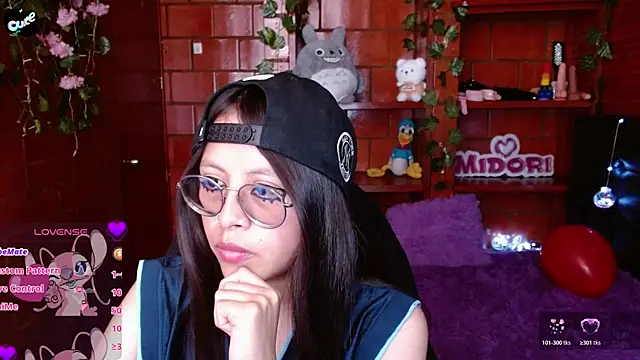 Snapshot of MidoriQuiinn chatting on April 15, 2026, 7:58 pm MidoriQuiinn online show from April 15, 2026, 7:58 pm