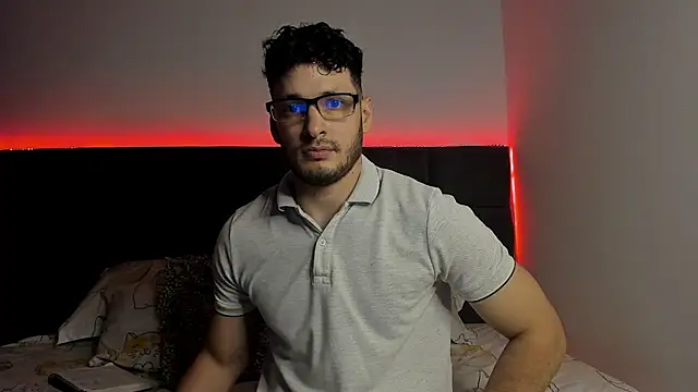 Snapshot of alejandro__2 chatting on September 8, 2025, 9:47 pm alejandro 2 online show from September 8, 2025, 9:47 pm