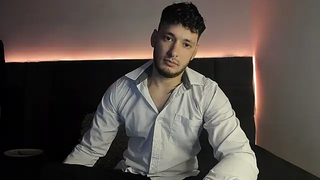Snapshot of alejandro__2 chatting on September 16, 2025, 5:14 pm alejandro 2 online show from September 16, 2025, 5:14 pm