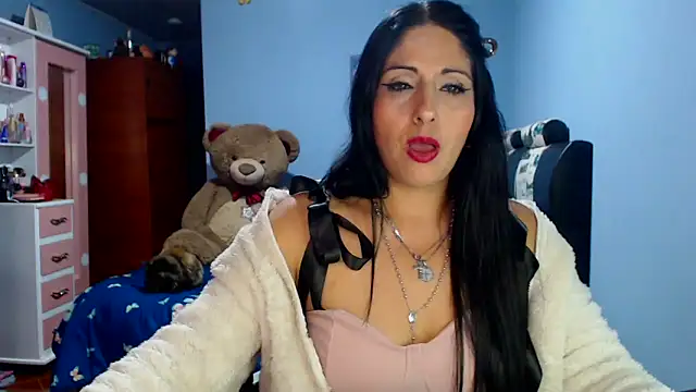 sahtlove1 online show from March 18, 2026, 10:43 pm