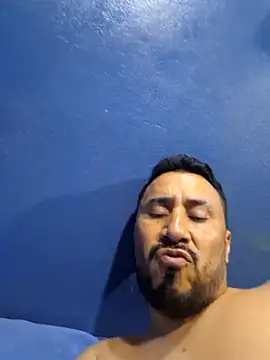 Eumanzor online show from April 23, 2026, 2:40 am