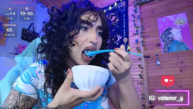 valenor  online show from November 4, 2025, 2:26 am