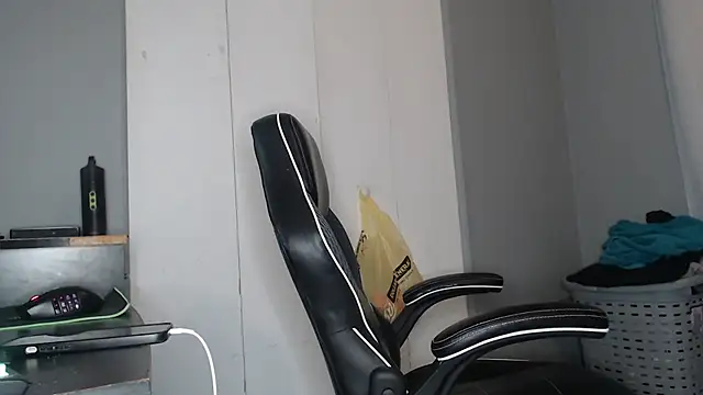 Snapshot of ChrisVacher chatting on December 4, 2024, 3:20 am ChrisVacher online show from December 4, 2024, 3:20 am