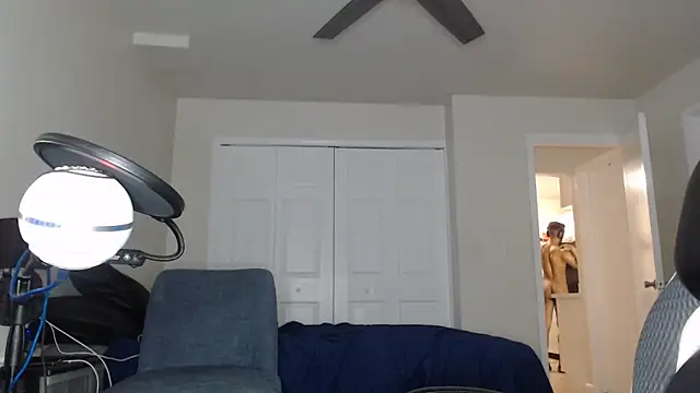 ChrisVacher online show from December 23, 2025, 2:11 am