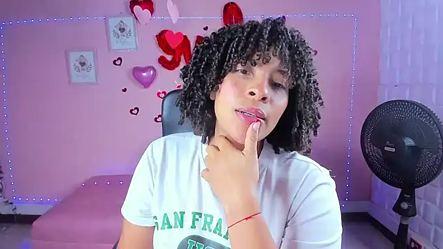 Snapshot of DannaBerry chatting on February 20, 2025, 2:02 pm DannaBerry online show from February 20, 2025, 2:02 pm