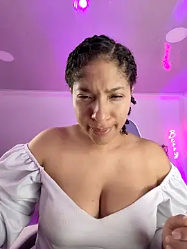 DannaBerry online show from November 3, 2025, 3:48 pm