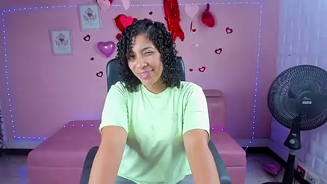 Snapshot of DannaBerry chatting on February 21, 2025, 3:54 pm DannaBerry online show from February 21, 2025, 3:54 pm