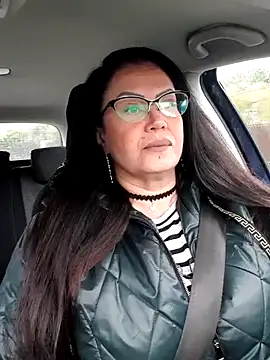 x  KHALEESI  x online show from October 3, 2025, 7:43 am