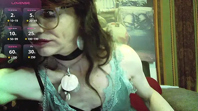 Snapshot of TheBlackWtch chatting on October 3, 2025, 7:15 pm TheBlackWtch online show from October 3, 2025, 7:15 pm