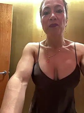 angelitasexy81 online show from July 7, 2026, 9:35 am