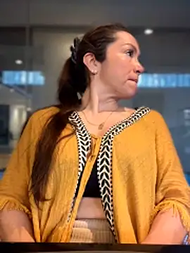 Snapshot of angelitasexy81 chatting on March 20, 2026, 2:29 pm angelitasexy81 online show from March 20, 2026, 2:29 pm