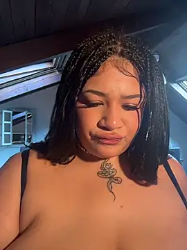 Snapshot of IamSashaLuv chatting on March 25, 2026, 4:39 pm IamSashaLuv online show from March 25, 2026, 4:39 pm